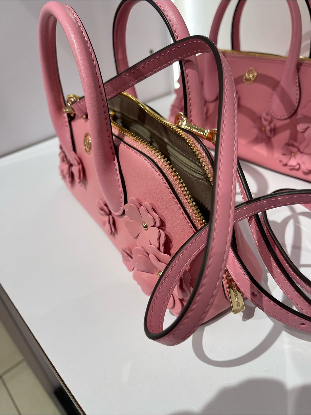 MICHAEL KORS Petra Small Floral Embellished Crossbody Bag
Carnation
NWT - Picture 2 of 16